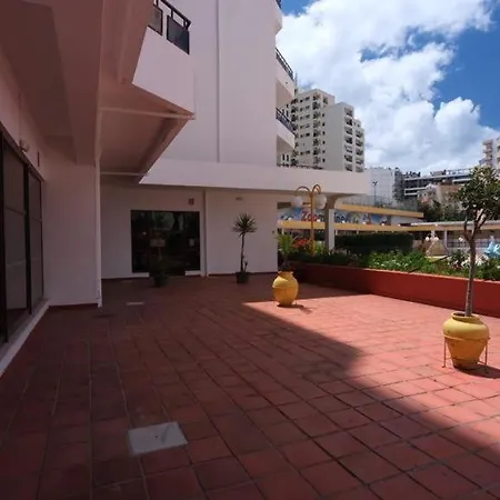 شقة Praia Da Rocha, 300 M From Beach, Heart Of Social And Night Life